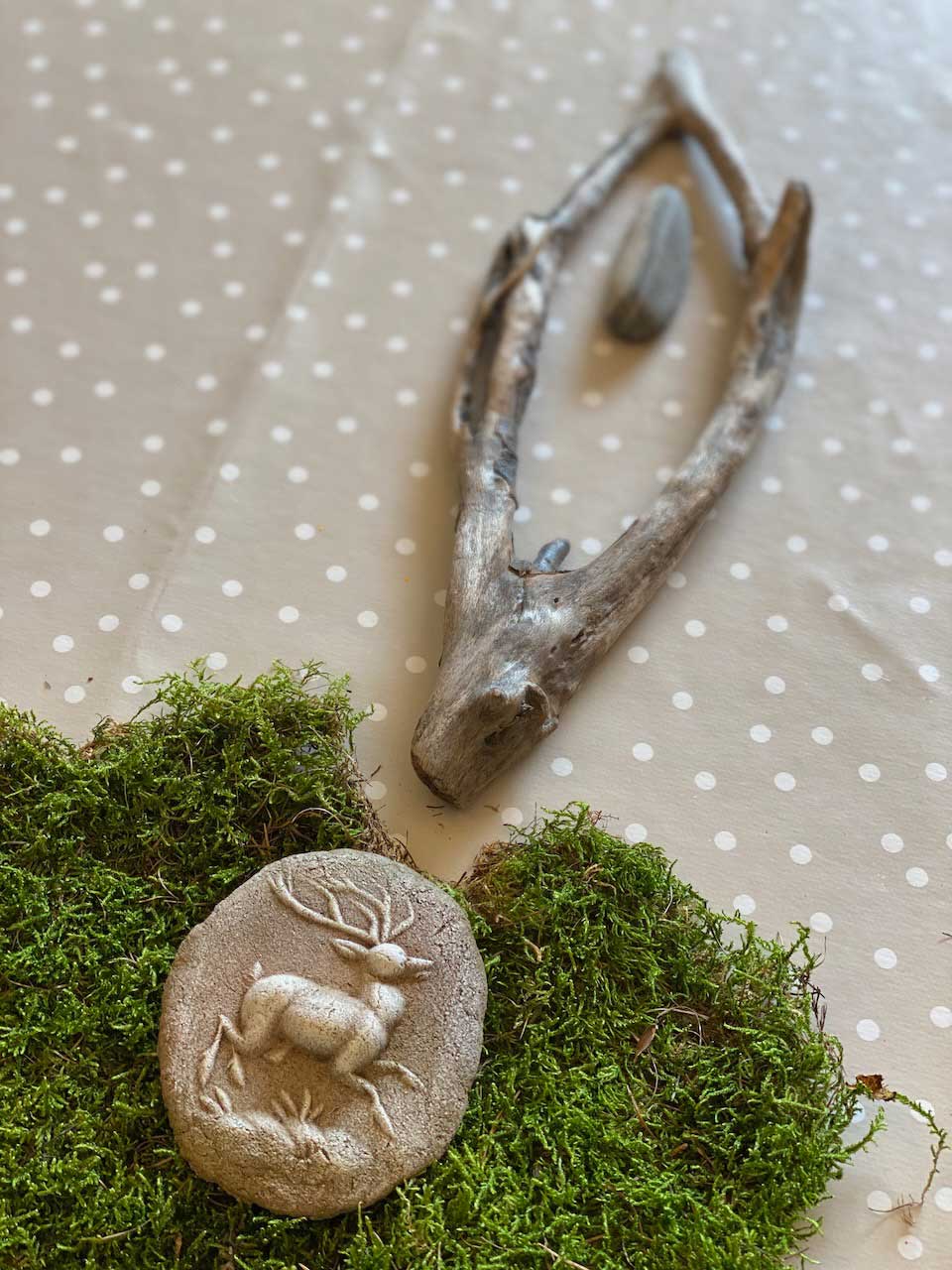 Papiermache Krafttierschale