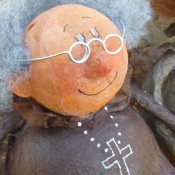 Papiermaché_Mönch